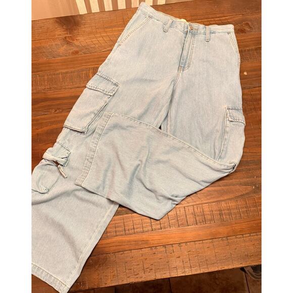 Universal Thread Denim - Universal Thread Carpenter Jeans Women’s 8R Light Wash Utility Denim Pockets